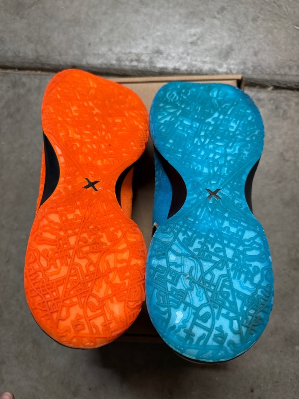 Nike LeBrons Men’s Bright Orange and Cyan Low-Top Sneakers - Picture 5 of 5